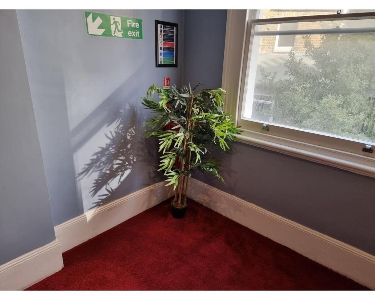 F302-3Rd Floor Studio For 2 Near Hyde Park Londen Buitenkant foto